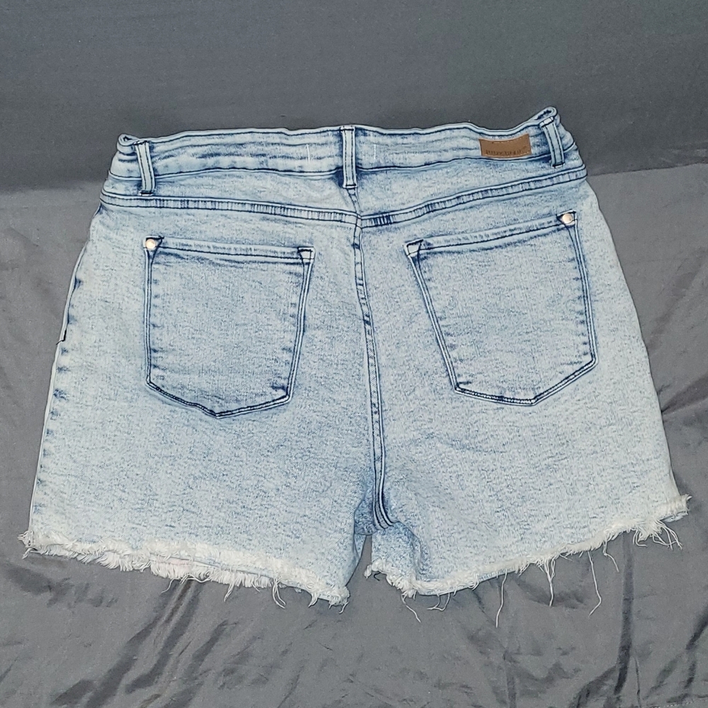 Stars + Stripes Cut Off Jean Shorts - Picture 4 of 12